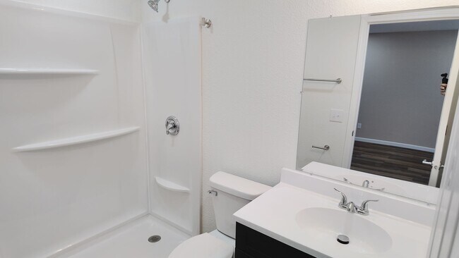 Photo - 205 Victory Ln