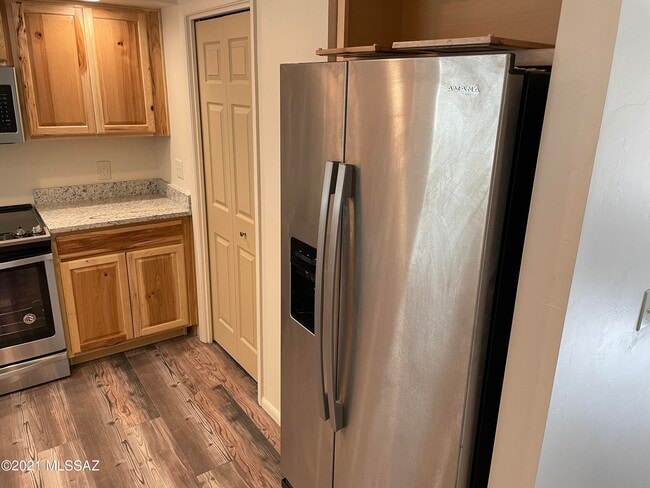 Photo - 2545 E Spring St