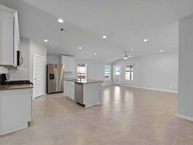 Photo - 3335 Silverton Dr