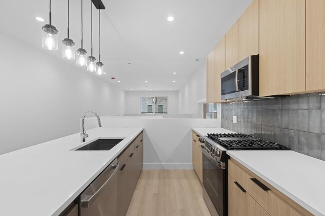 Photo - 2 bedroom in Chicago IL 60613 Unit 103