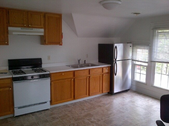 Photo - 549.5 W 7th St Unit 3rd Fl.