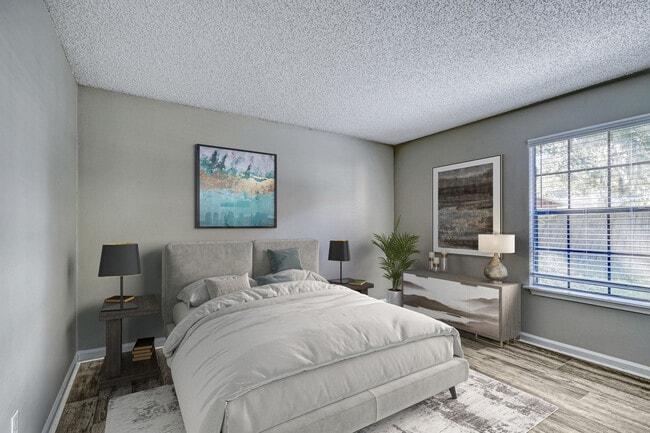 Photo - Alexander Pointe