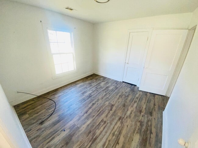 Photo - 309 Roosevelt Cir