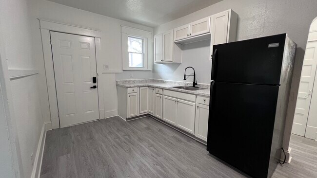 Photo - 1707 Holladay St Unit 7