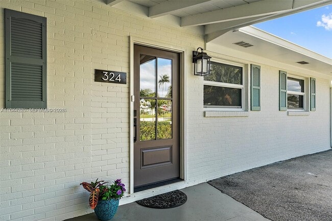 324 Tequesta Dr