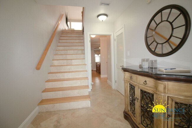 Photo - Breathtaking 3 Bedroom Waterfront home on ...