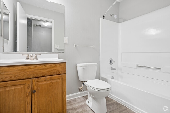 3BR, 2BA - 1,309SF - Bathroom