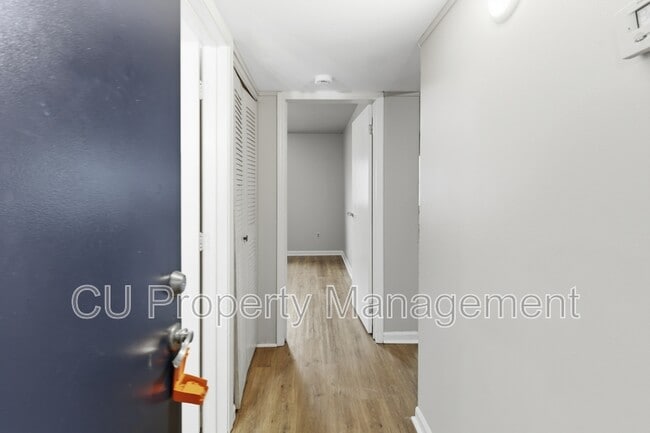 Building Photo - 1605 N Willow Rd Unit 112