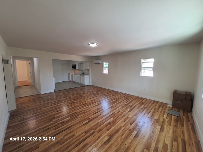 Building Photo - 515 W 104th St