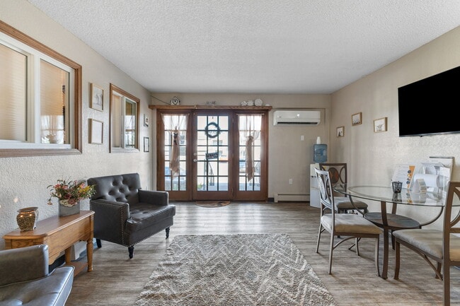 Photo - Mountain View Apartments