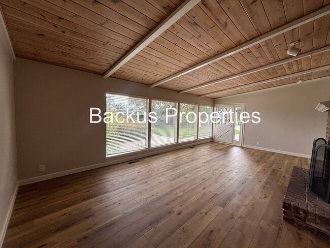 Photo - Great one-story home with the serenity of Pine Canyon