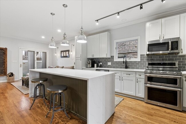 Photo - 712 N Throop St