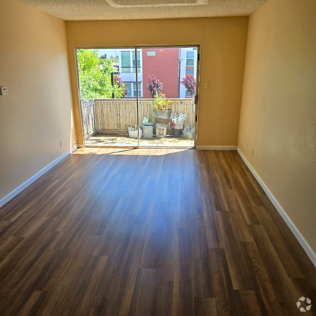 Building Photo - 745 Central Ave Unit 6 Rental