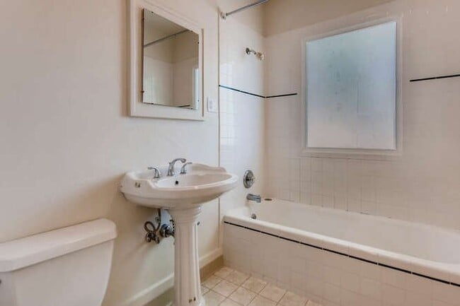 Photo - 5134 SE Hawthorne Blvd Unit #4