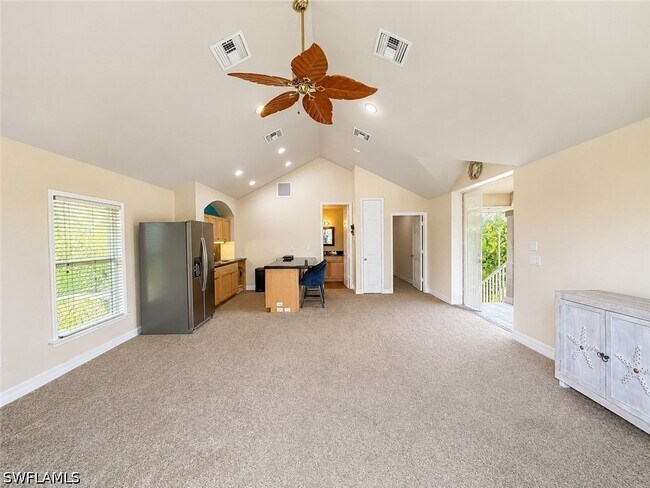 Photo - 10919 Parnu St
