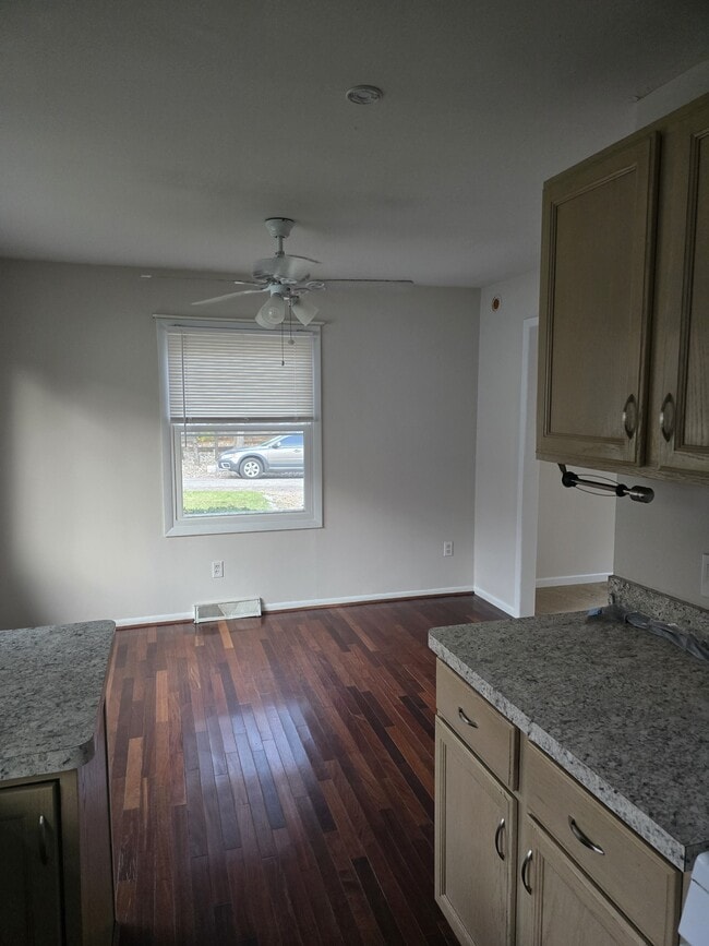 Photo - 8570 Country Club Dr