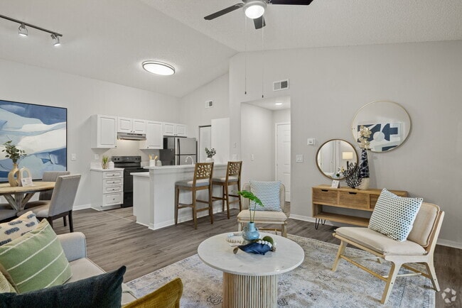 Building Photo - Oasis Naples Rental