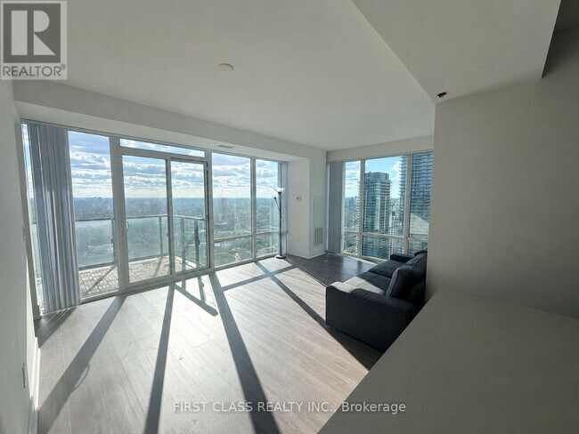 Photo - 955 Bay St. Unit PH4106