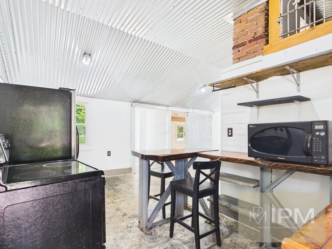 Photo - 2451 Log Cabin Rd