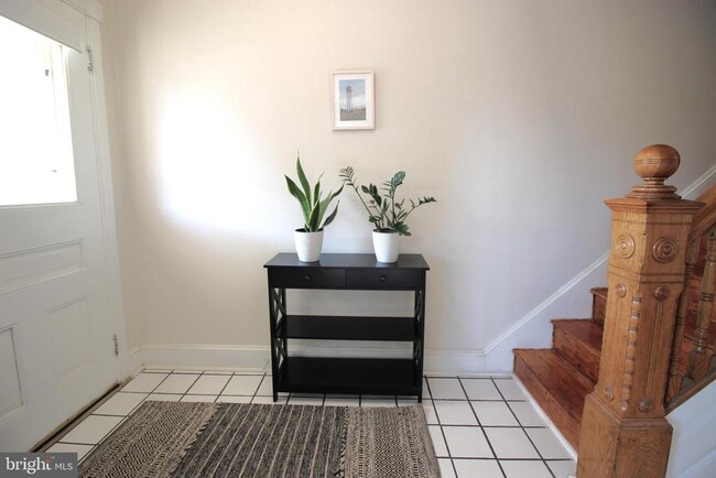 Photo - 141 W Mulberry St