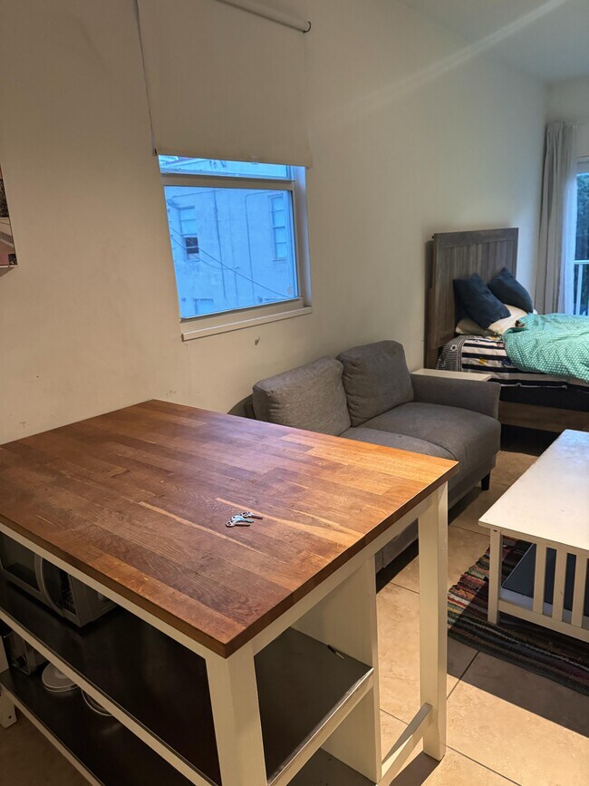 Photo - 444 SW 3rd St Unit 3