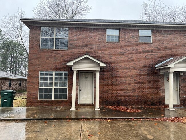 Building Photo - 371 Farris Rd