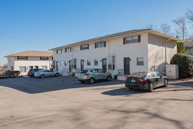 Photo - Hillside Manor