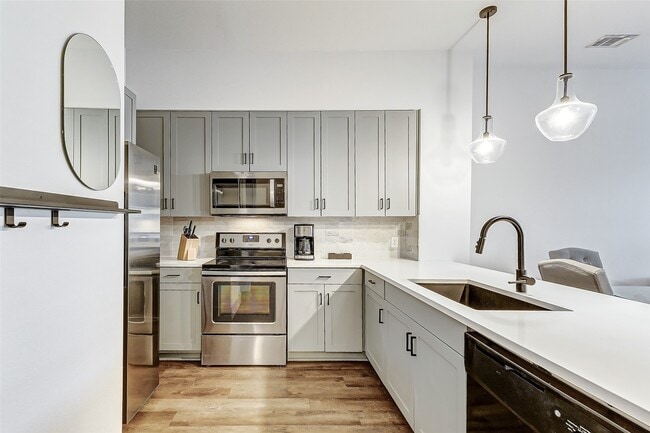 Photo - 1508 Blodgett St Unit 306