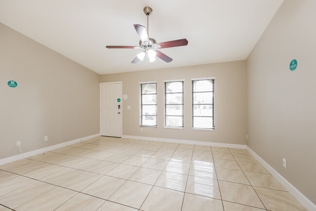 Photo - 909 SW 9th Ave