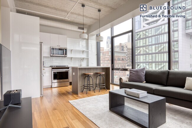 Photo - 676 N La Salle Dr Unit FL5-ID895