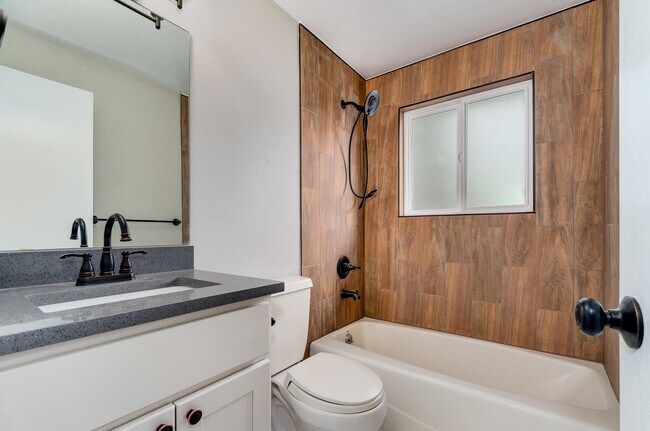 Photo - 7305 S Webster St