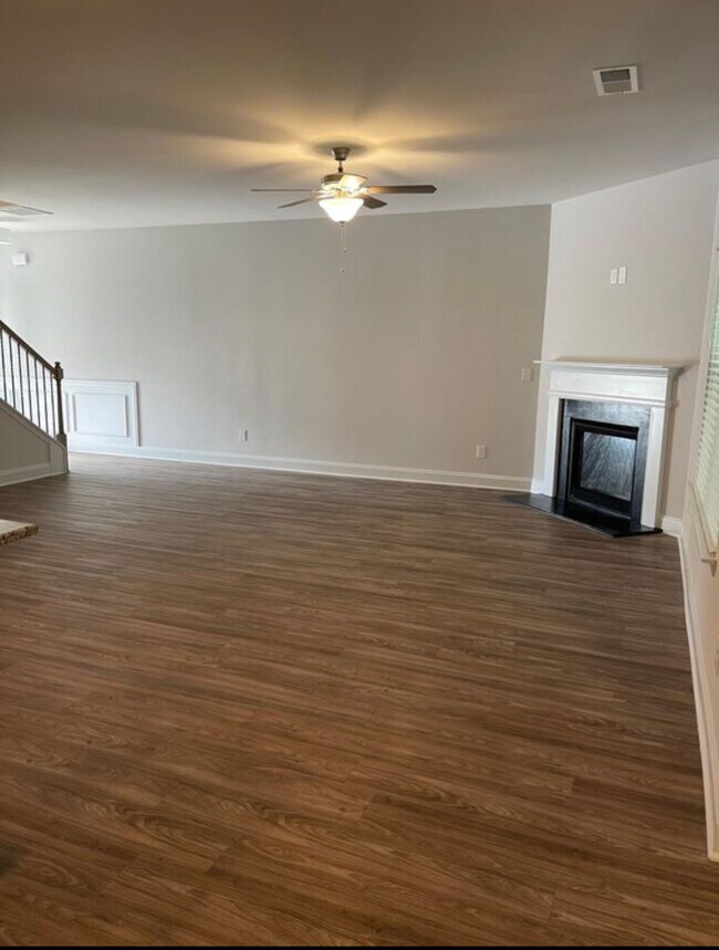 Photo - 47 Castlemoor Loop