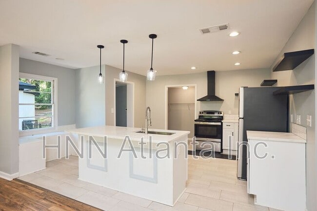 Photo - 3184 Pollard St