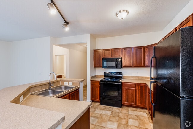 2BR, 2BA - 1,152SF - The Regal - Kitchen