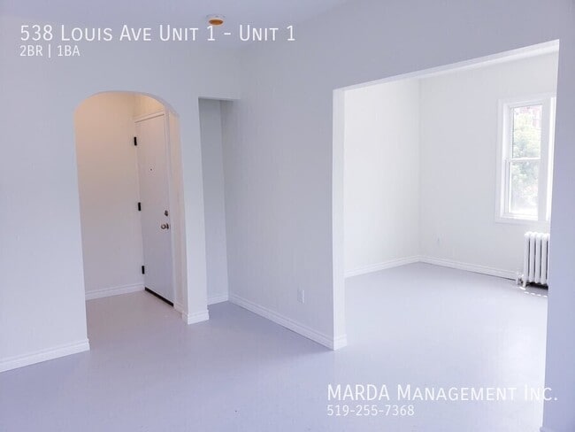Photo - CHARMING 2 BED/1 BATH NEAR DOWNTOWN + HYDRO & GAS! Unit 1