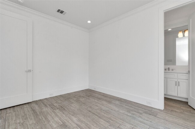 Photo - 5735 Winsome Ln