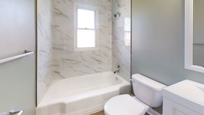 Photo - Aberdeen - 3 and 1 baths Available!