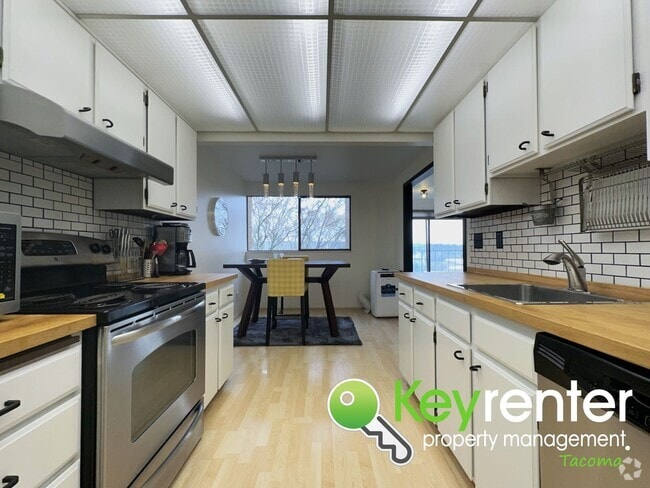 Building Photo - 3710 25th Pl W Unit 1 Rental