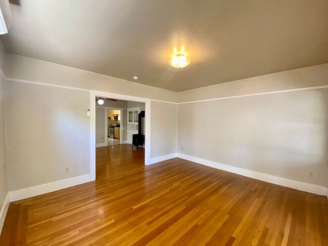 Photo - 926-932 35 Unit 93235s