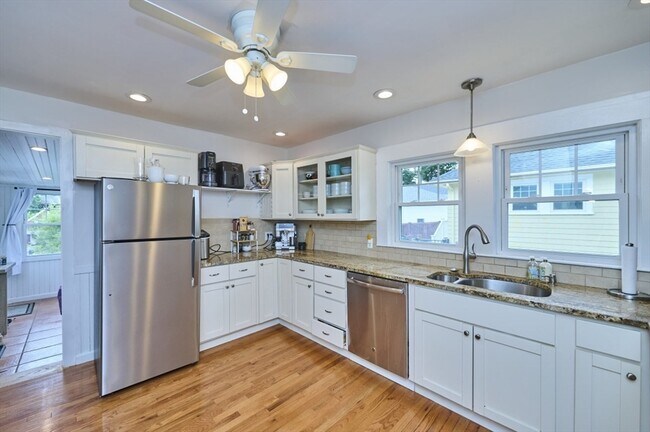 Photo - 41 Lynde Ave