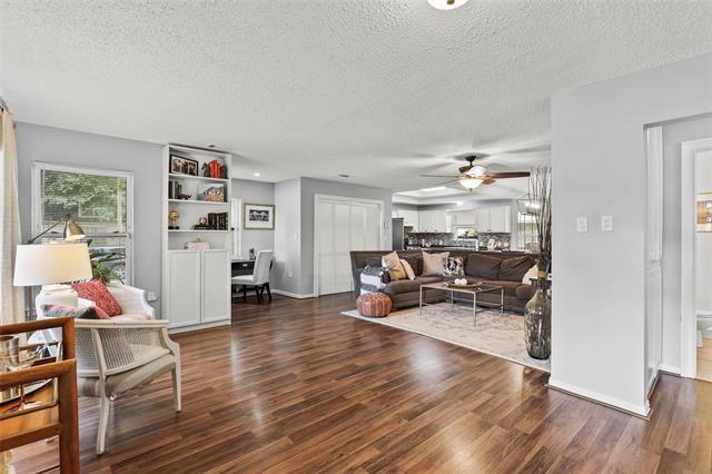 Photo - 3805 Hawick Ln