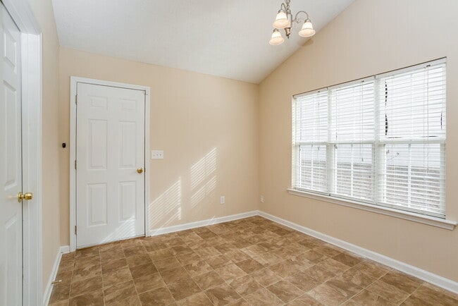 Photo - 325 Grover Turner Way