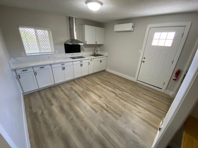 Photo - 1807 S 6th St