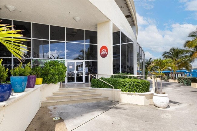 Photo - 7601 E Treasure Dr Unit 1621