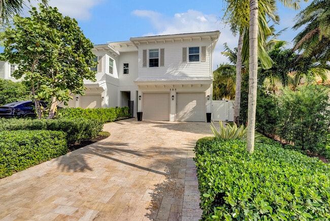 Photo - 500 NE Wavecrest Way