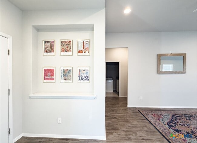 Photo - 139 Lyndon Dr