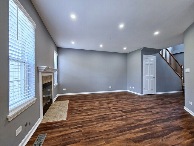 Photo - 464 Lancaster Dr