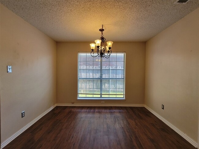 Photo - 912 Haverstraw Pl