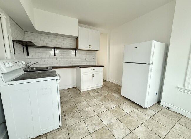 Photo - 636 W Lafayette St Unit 2