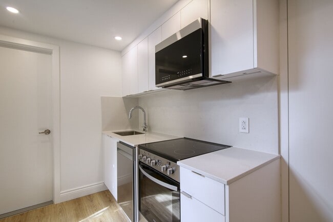 Photo - 2050 Av. Claremont Unit 34